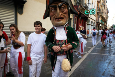 Salida de los gigantes y cabezudos de Pamplona, 10 de julio de San Fermín 2018