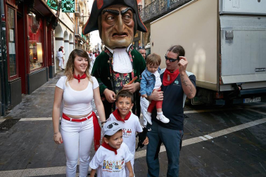 Salida de los gigantes y cabezudos de Pamplona, 10 de julio de San Fermín 2018