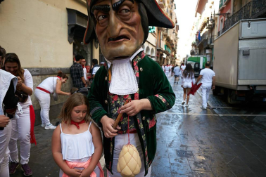 Salida de los gigantes y cabezudos de Pamplona, 10 de julio de San Fermín 2018