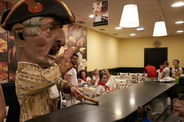 Salida de los gigantes y cabezudos de Pamplona, 10 de julio de San Fermín 2018