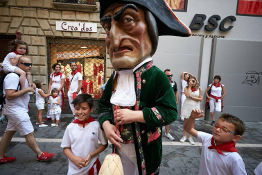Salida de los gigantes y cabezudos de Pamplona, 10 de julio de San Fermín 2018