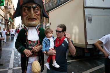 Salida de los gigantes y cabezudos de Pamplona, 10 de julio de San Fermín 2018