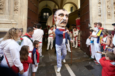 Salida de los gigantes y cabezudos de Pamplona, 10 de julio de San Fermín 2018