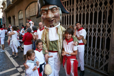 Salida de los gigantes y cabezudos de Pamplona, 10 de julio de San Fermín 2018