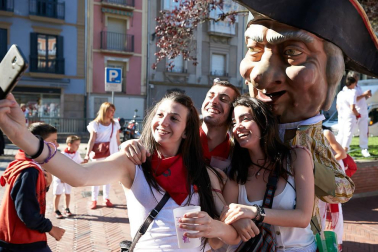 Salida de los gigantes y cabezudos de Pamplona, 10 de julio de San Fermín 2018