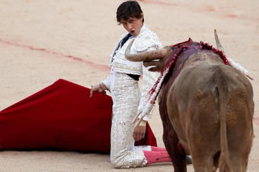 Faena de los toros de la ganadería de Núñez del Cuvillo para los diestros Antonio Ferrera, Roca Rey y Ginés Marín