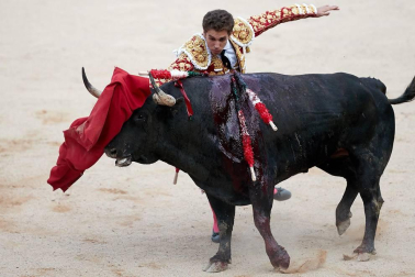 Faena de los toros de la ganadería de Núñez del Cuvillo para los diestros Antonio Ferrera, Roca Rey y Ginés Marín