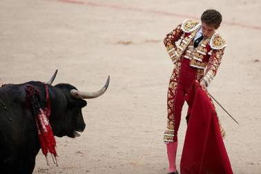 Faena de los toros de la ganadería de Núñez del Cuvillo para los diestros Antonio Ferrera, Roca Rey y Ginés Marín