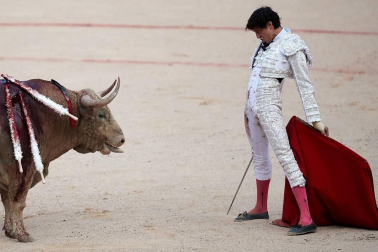 Faena de los toros de la ganadería de Núñez del Cuvillo para los diestros Antonio Ferrera, Roca Rey y Ginés Marín