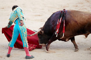 Faena de los toros de la ganadería de Núñez del Cuvillo para los diestros Antonio Ferrera, Roca Rey y Ginés Marín