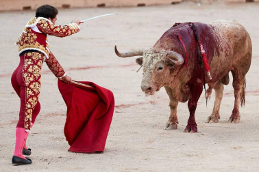 Faena de los toros de la ganadería de Núñez del Cuvillo para los diestros Antonio Ferrera, Roca Rey y Ginés Marín