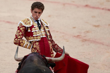 Faena de los toros de la ganadería de Núñez del Cuvillo para los diestros Antonio Ferrera, Roca Rey y Ginés Marín