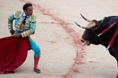 Faena de los toros de la ganadería de Núñez del Cuvillo para los diestros Antonio Ferrera, Roca Rey y Ginés Marín