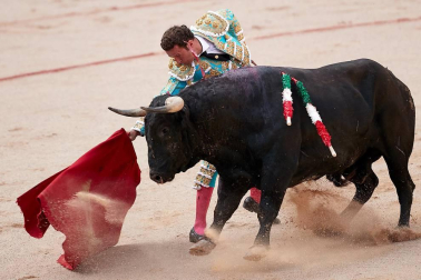 Faena de los toros de la ganadería de Núñez del Cuvillo para los diestros Antonio Ferrera, Roca Rey y Ginés Marín