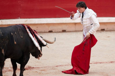 Faena de los toros de la ganadería de Núñez del Cuvillo para los diestros Antonio Ferrera, Roca Rey y Ginés Marín