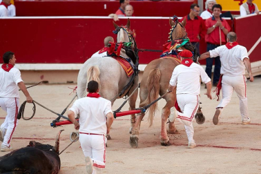 Faena de los toros de la ganadería de Núñez del Cuvillo para los diestros Antonio Ferrera, Roca Rey y Ginés Marín