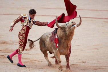 Faena de los toros de la ganadería de Núñez del Cuvillo para los diestros Antonio Ferrera, Roca Rey y Ginés Marín