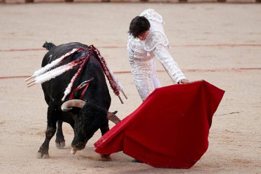 Faena de los toros de la ganadería de Núñez del Cuvillo para los diestros Antonio Ferrera, Roca Rey y Ginés Marín