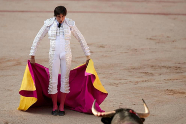 Faena de los toros de la ganadería de Núñez del Cuvillo para los diestros Antonio Ferrera, Roca Rey y Ginés Marín