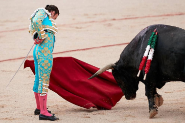 Faena de los toros de la ganadería de Núñez del Cuvillo para los diestros Antonio Ferrera, Roca Rey y Ginés Marín