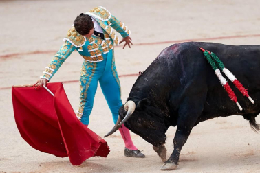 Faena de los toros de la ganadería de Núñez del Cuvillo para los diestros Antonio Ferrera, Roca Rey y Ginés Marín