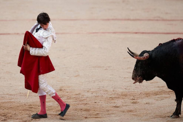 Faena de los toros de la ganadería de Núñez del Cuvillo para los diestros Antonio Ferrera, Roca Rey y Ginés Marín