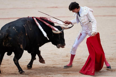 Faena de los toros de la ganadería de Núñez del Cuvillo para los diestros Antonio Ferrera, Roca Rey y Ginés Marín