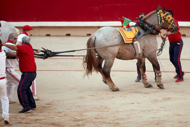 Faena de los toros de la ganadería de Núñez del Cuvillo para los diestros Antonio Ferrera, Roca Rey y Ginés Marín