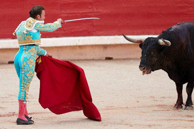 Faena de los toros de la ganadería de Núñez del Cuvillo para los diestros Antonio Ferrera, Roca Rey y Ginés Marín