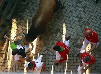 Imágenes del quinto encierro de los sanfermines, con toros de la ganadería Núñez del Cuvillo