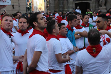 Imágenes del quinto encierro de los sanfermines, con toros de la ganadería Núñez del Cuvillo