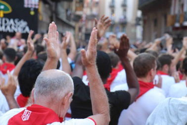 Imágenes del quinto encierro de los sanfermines, con toros de la ganadería Núñez del Cuvillo