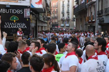 Imágenes del quinto encierro de los sanfermines, con toros de la ganadería Núñez del Cuvillo