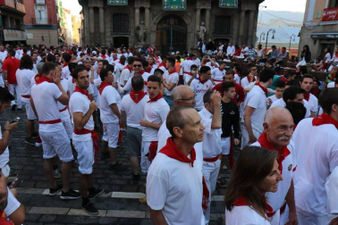 Imágenes del quinto encierro de los sanfermines, con toros de la ganadería Núñez del Cuvillo