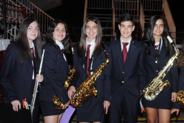 El pasado sábado 7 de julio, la coral de Cadreita, la banda de música municipal y algunos artistas invitados, ofrecieron al público un concierto de bienvenida a las fiestas. La noche se llenó de música, magia, amigos y familia, con la esperanza de que continúe mañana tras el chupinazo de inicio de sus fiestas.