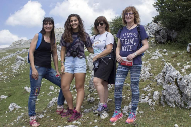 El Puerto de Lizarraga acogió el Campeonato Navarro de Trial bici el pasado sábado, 7 de julio. Todas las categorías de pilotos pudieron participar en la prueba organizada por el equipo Trialbici Iranzu, y disfrutaron del deporte y del aire libre a partes iguales durante cuatro horas de competición.
