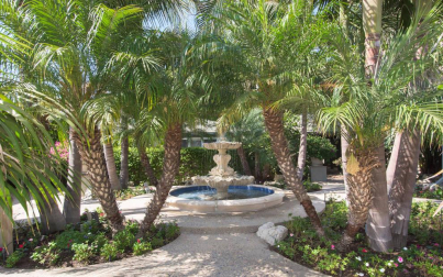 La mansión de lujo que la diva de Hollywood Elizabeth Taylor y su marido de entonces Michael Wilding compraron en 1954 en Beverly Hills está ahora a la venta por 16 millones de dólares.