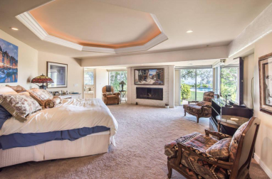 La mansión de lujo que la diva de Hollywood Elizabeth Taylor y su marido de entonces Michael Wilding compraron en 1954 en Beverly Hills está ahora a la venta por 16 millones de dólares.