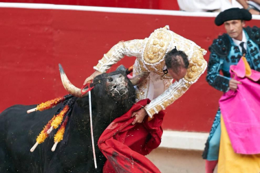 Faena de los toros de la ganadería de Victoriano del Río Cortés para los diestros Pepín Liria, Julián López 'El Juli' y Ginés Marín