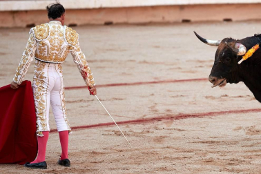 Faena de los toros de la ganadería de Victoriano del Río Cortés para los diestros Pepín Liria, Julián López 'El Juli' y Ginés Marín
