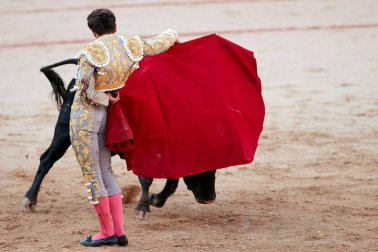 Faena de los toros de la ganadería de Victoriano del Río Cortés para los diestros Pepín Liria, Julián López 'El Juli' y Ginés Marín