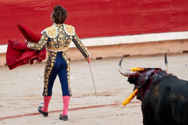 Faena de los toros de la ganadería de Victoriano del Río Cortés para los diestros Pepín Liria, Julián López 'El Juli' y Ginés Marín