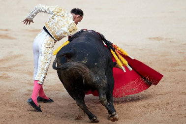 Faena de los toros de la ganadería de Victoriano del Río Cortés para los diestros Pepín Liria, Julián López 'El Juli' y Ginés Marín