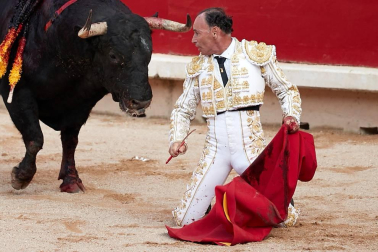 Faena de los toros de la ganadería de Victoriano del Río Cortés para los diestros Pepín Liria, Julián López 'El Juli' y Ginés Marín