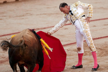 Faena de los toros de la ganadería de Victoriano del Río Cortés para los diestros Pepín Liria, Julián López 'El Juli' y Ginés Marín