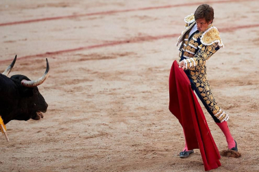 Faena de los toros de la ganadería de Victoriano del Río Cortés para los diestros Pepín Liria, Julián López 'El Juli' y Ginés Marín