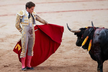 Faena de los toros de la ganadería de Victoriano del Río Cortés para los diestros Pepín Liria, Julián López 'El Juli' y Ginés Marín