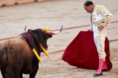 Faena de los toros de la ganadería de Victoriano del Río Cortés para los diestros Pepín Liria, Julián López 'El Juli' y Ginés Marín