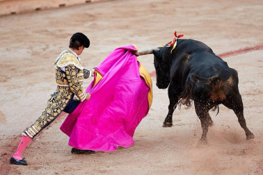 Faena de los toros de la ganadería de Victoriano del Río Cortés para los diestros Pepín Liria, Julián López 'El Juli' y Ginés Marín