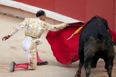 Faena de los toros de la ganadería de Victoriano del Río Cortés para los diestros Pepín Liria, Julián López 'El Juli' y Ginés Marín